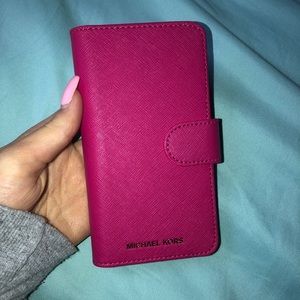 MK iPhone 7 portfolio case